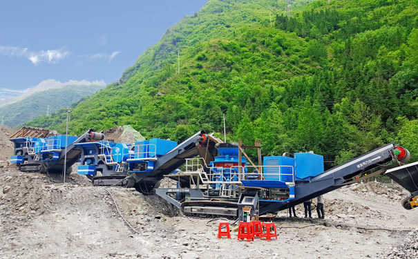 移動(dòng)建筑垃圾破碎機(jī)